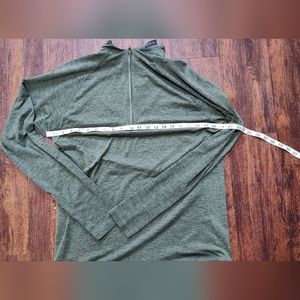 Lululemon Metal vent tech 1/2 zip